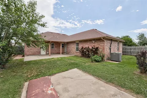 920 N Windermere Dr, Moore, OK 73160 photo 44