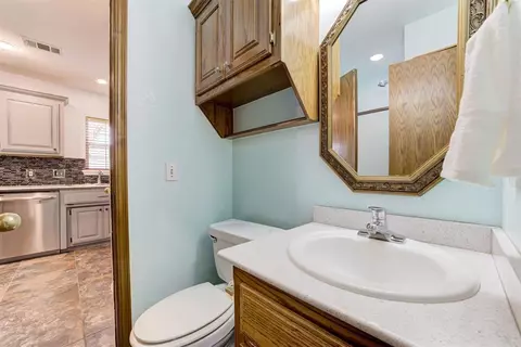 920 N Windermere Dr, Moore, OK 73160 photo 32