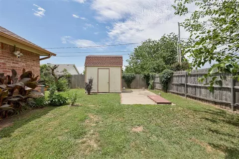 920 N Windermere Dr, Moore, OK 73160 photo 41