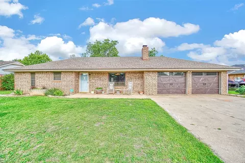1001 S Ohio St, Hobart, OK 73651