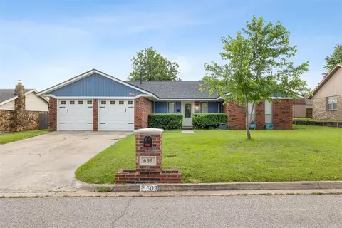609 SW 26th St, El Reno, OK 73036