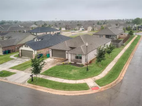 469 Nest Cir, Yukon, OK 73099