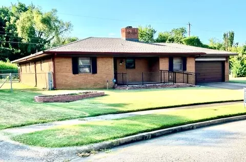 648 N Village Pl, Broken Arrow, OK 74012