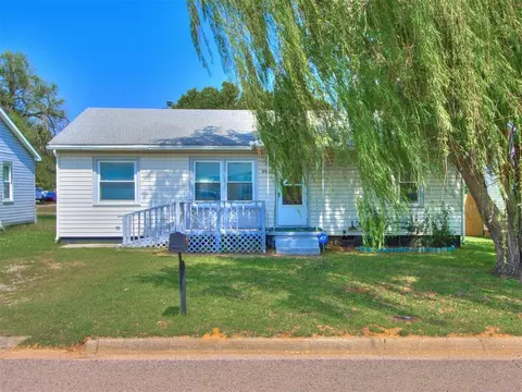 909 N Patchin St, Shawnee, OK 74801