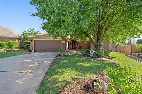 1804 Dodge Trl, Edmond, OK 73003