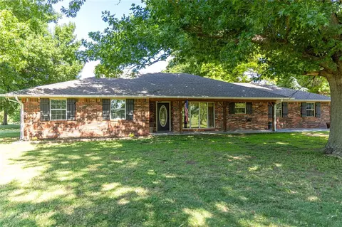 1008 Pine Ridge Rd, Tuttle, OK 73089 photo 2