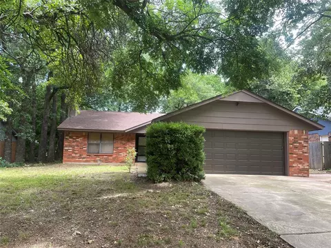 528 Woodland Dr, Oklahoma City, OK 73130