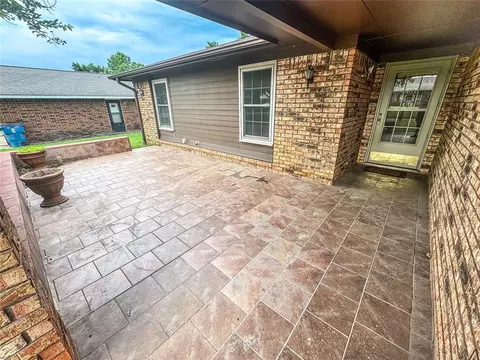 827 Crestview Dr, Cushing, OK 74023 photo 5