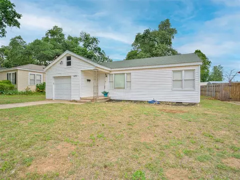 6707 NW 29th St, Bethany, OK 73008