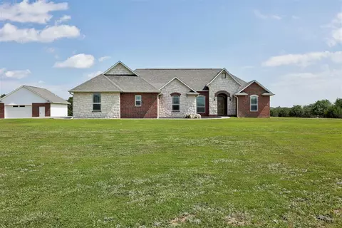 19725 SE 29th St, Harrah, OK 73045