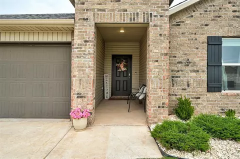 3504 Furrow Dr, Yukon, OK 73099