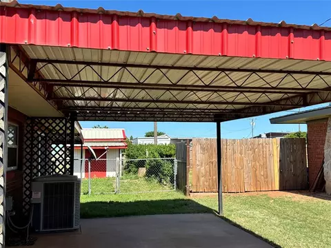 200 Sioux Trl, Burns Flat, OK 73624 photo 9