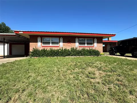 200 Sioux Trl, Burns Flat, OK 73624 photo 2