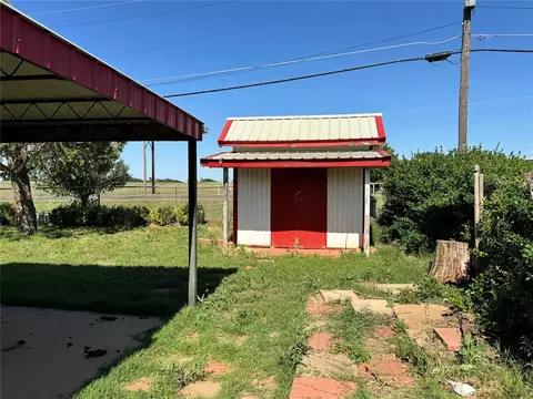 200 Sioux Trl, Burns Flat, OK 73624 photo 7