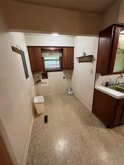 201 N Bock St, Broken Bow, OK 74728 photo 9