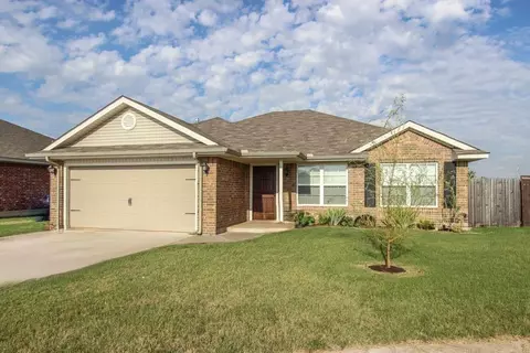 2501 Demotte Dr, Yukon, OK 73099