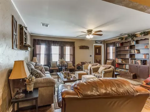 16 E Ayre St, Shawnee, OK 74801 photo 7