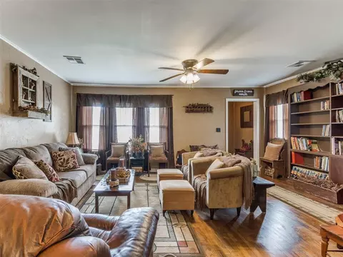 16 E Ayre St, Shawnee, OK 74801 photo 6