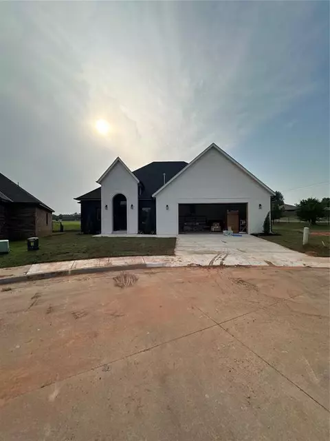 1304 Katelyn Ct, Yukon, OK 73099