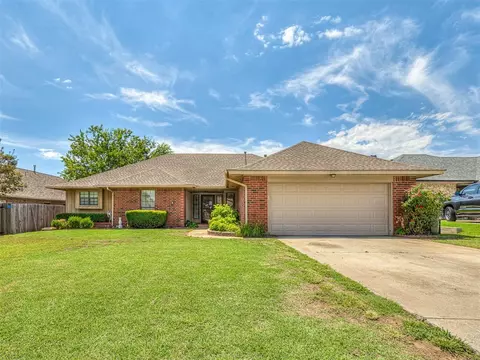 108 E Mesa Verde St, Yukon, OK 73099