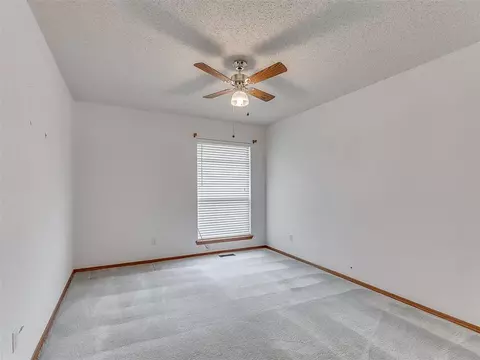 108 E Mesa Verde St, Yukon, OK 73099 photo 32
