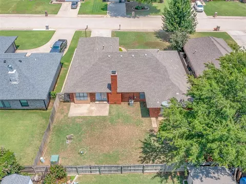 108 E Mesa Verde St, Yukon, OK 73099 photo 38