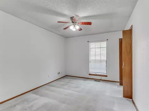 108 E Mesa Verde St, Yukon, OK 73099 photo 28