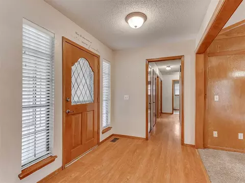 108 E Mesa Verde St, Yukon, OK 73099 photo 3
