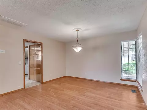 108 E Mesa Verde St, Yukon, OK 73099 photo 9