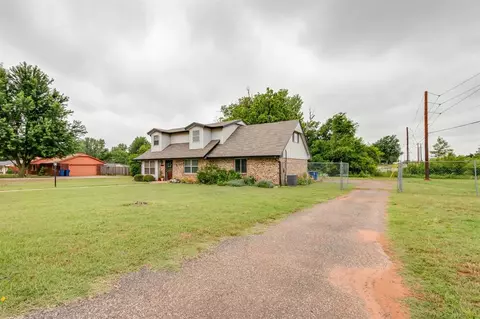 115 S Lake Park Dr, Mustang, OK 73064