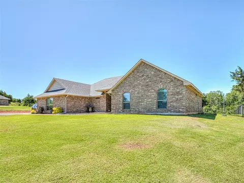 5714 Cedar Tree Cir, Guthrie, OK 73044 photo 3