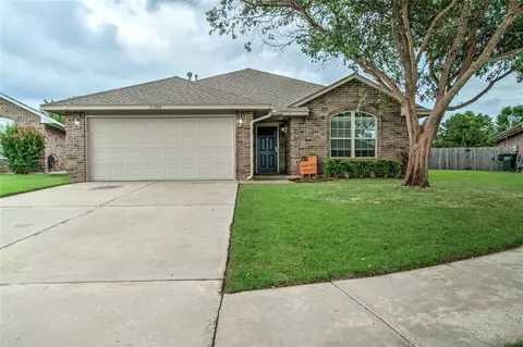 21786 Pioneer Cir, Edmond, OK 73012