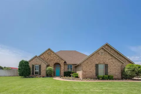 4604 Crestmere Ln, Edmond, OK 73025