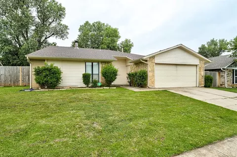10913 Bailey Dr, Oklahoma City, OK 73162