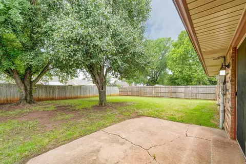 1016 Juno Cir, Edmond, OK 73003 photo 23