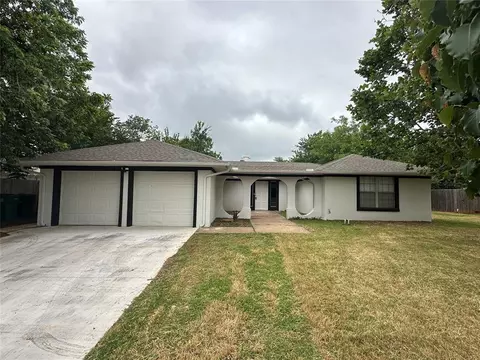 12405 N High Meadow Dr, Oklahoma City, OK 73120