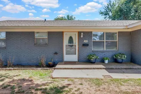 1307 W California Ave, Chickasha, OK 73018