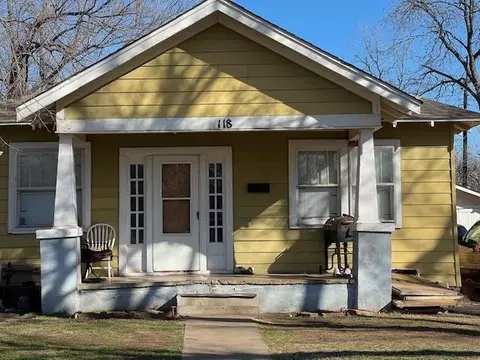118 S Hitchcock St, Hobart, OK 73651
