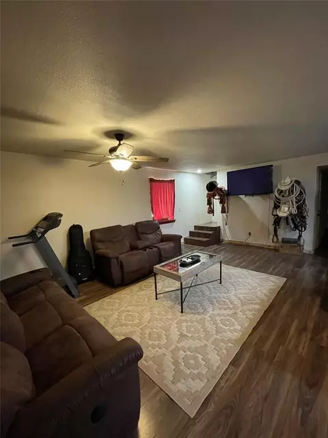 8761 Knapp, Davis, OK 73030 photo 2