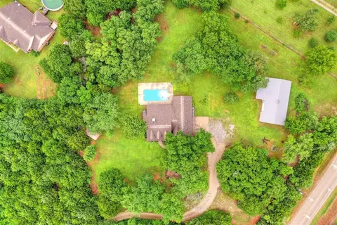 8371 Timber Oaks Dr, Noble, OK 73068