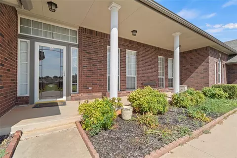 5900 S Ventura Dr, Oklahoma City, OK 73135