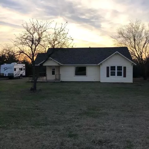 6325 N N St, Marlow, OK 73055