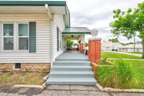 117 S 7th St, Mcloud, OK 74851 photo 6