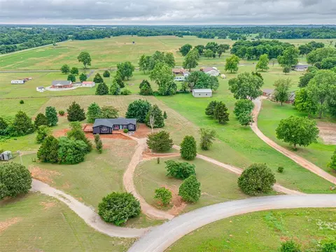 8150 S Turtle Creek Cir, Lexington, OK 73051