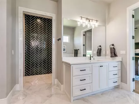 2017 Wiregrass Dr, Edmond, OK 73025 photo 30