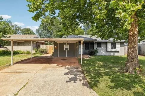 1112 Berwyck Dr, Moore, OK 73160
