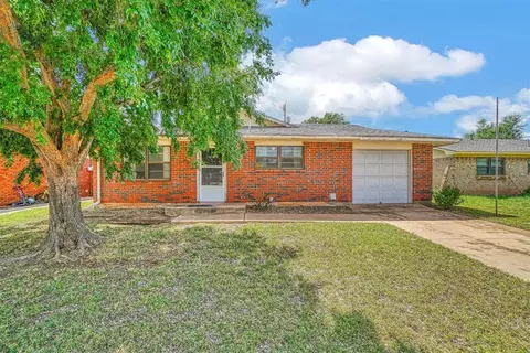 609 Windsor Dr, Altus, OK 73521 photo 4