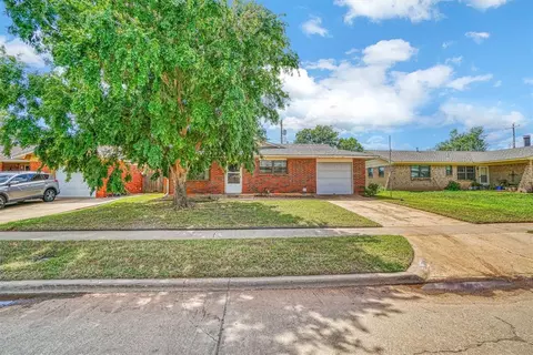 609 Windsor Dr, Altus, OK 73521