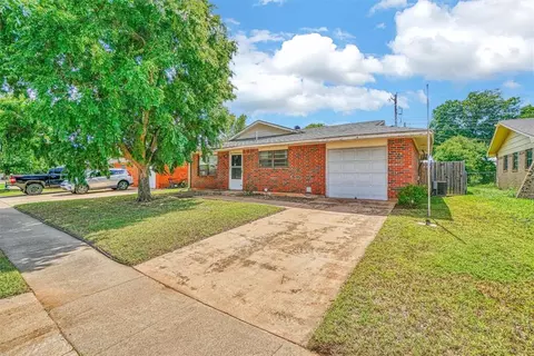 609 Windsor Dr, Altus, OK 73521 photo 3