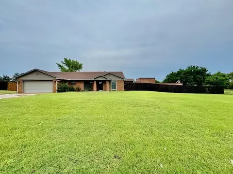 2717 Owen Dr, Clinton, OK 73601